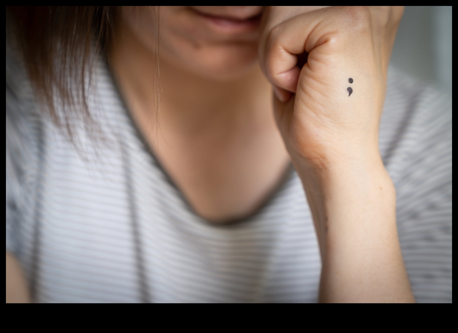 סימנים בעור: גילויים בקעקועים סמליים