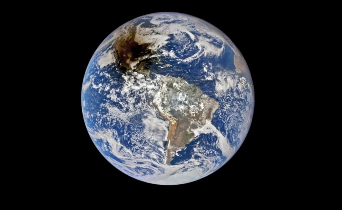 Eclipsing Earth: סיפורים יוצאי דופן של מחקרים פלנטריים